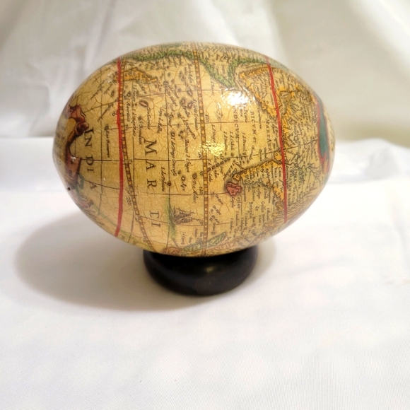 Handmade Decoupage Old World Map ostrich egg - Picture 7 of 7
